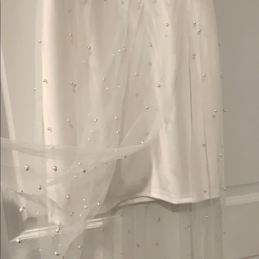 White Mini Dress with Pearl Overlay Lulu’s size Small - Picture 6 of 10